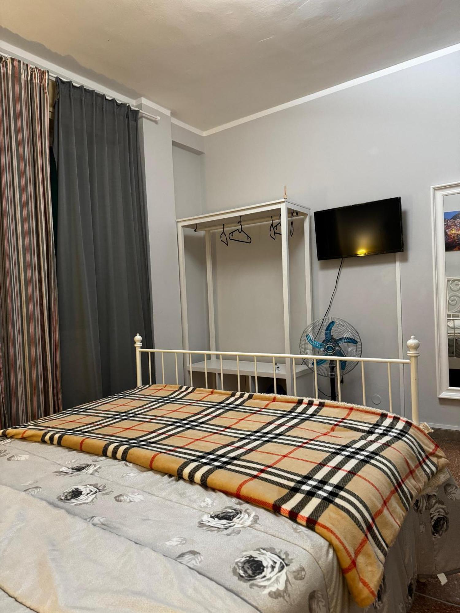 City Rooms Pise Extérieur photo